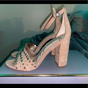 Sz 9 Sam Edelman heels. Tan suede w/ gold accent